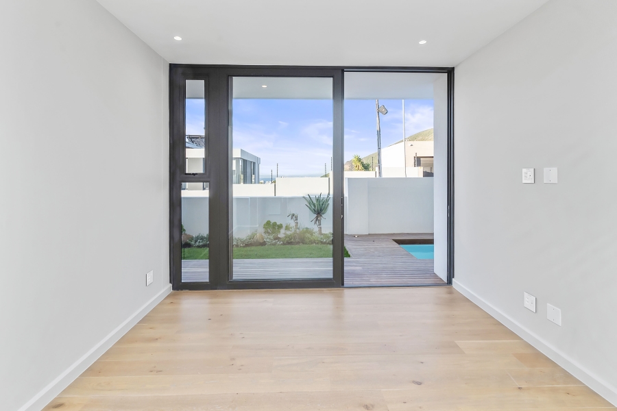 3 Bedroom Property for Sale in Fresnaye Western Cape